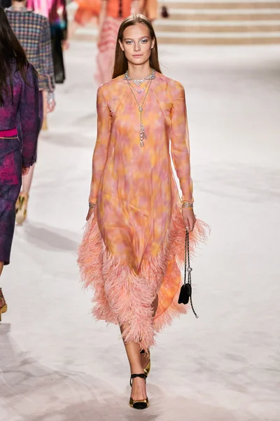Look 30